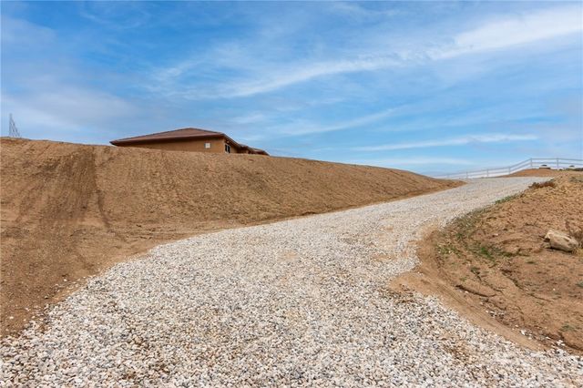 $599,000 | 6850 Braceo Street, Oak Hills, CA 92344