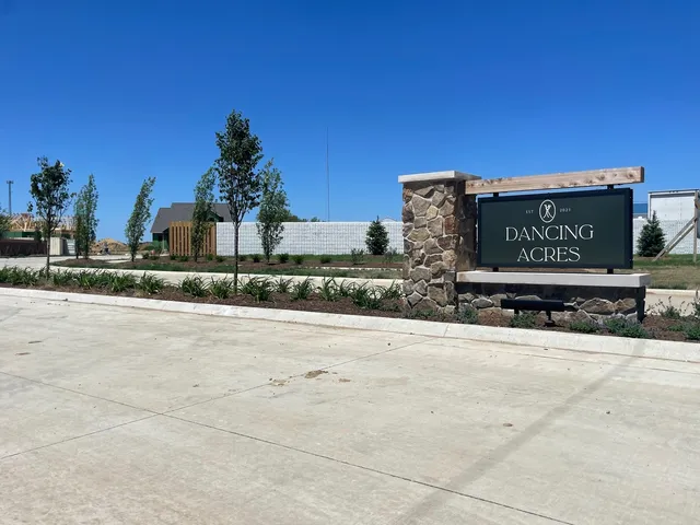 $69,900 | 106 Foxtrot Lane, Monticello, IL 61856