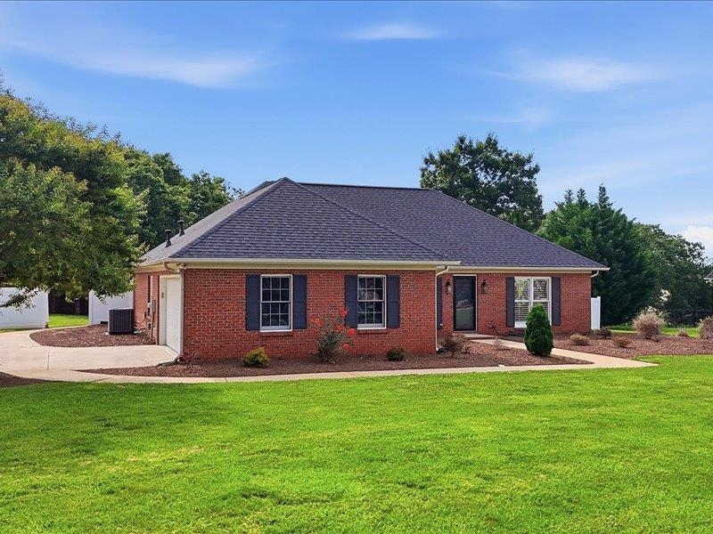 233 Summerfield Road Moore, SC 29369 - Photo 3 of 37