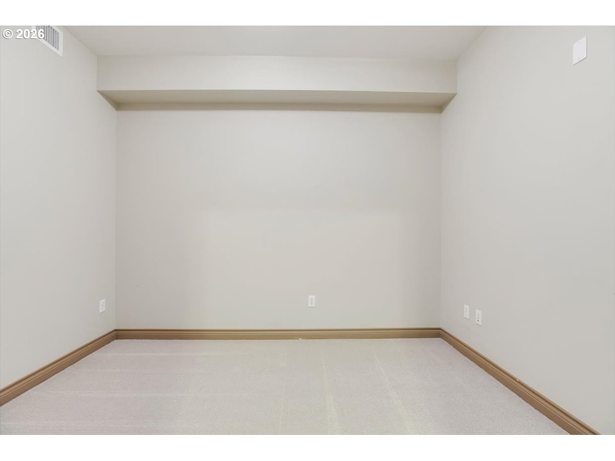 2454 Northwest Westover Road, Unit 102 Portland, OR 97210 - Photo 19 of 32