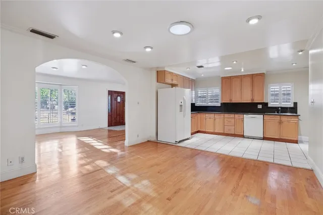 $777,777 | 6542 Zelzah Avenue, Reseda, CA 91335