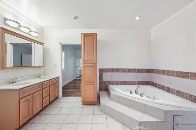 $777,777 | 6542 Zelzah Avenue, Reseda, CA 91335