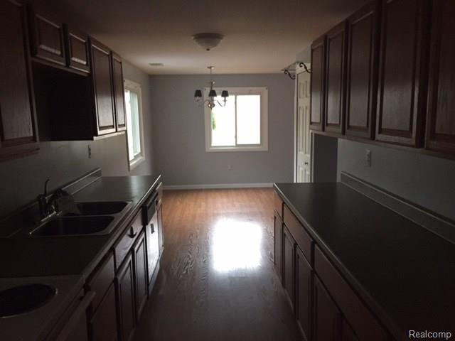 912 Rowland Road Leonard, MI 48367 - Photo 5 of 15 IMG_1275.JPG