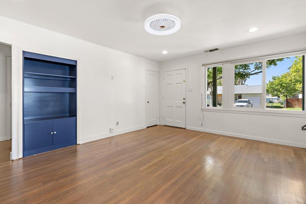 223 Price Way Folsom, CA 95630 - Photo 7 of 30