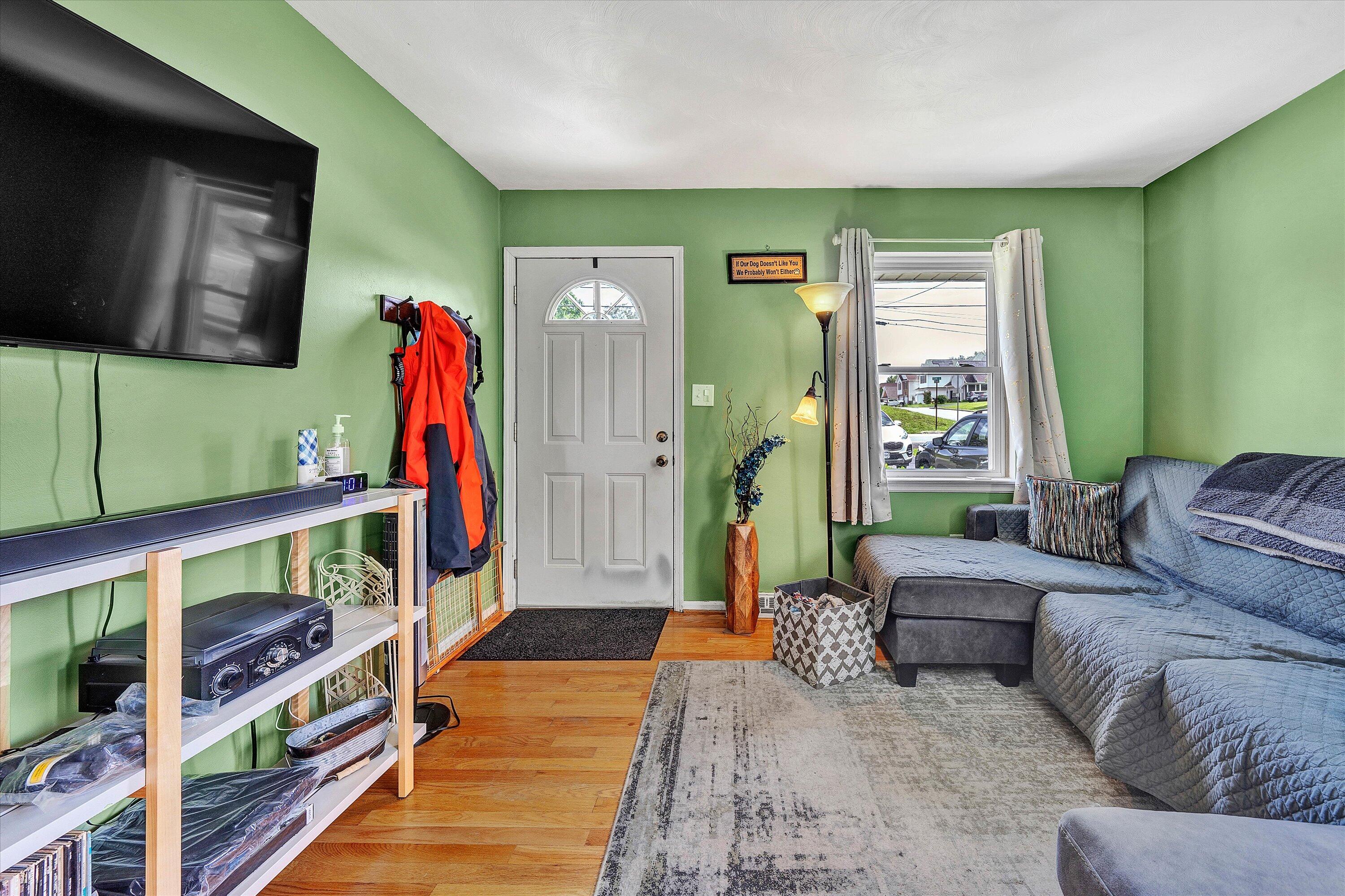5620 Cove Road Roanoke, VA 24019 - Photo 3 of 23 03-DSC00004
