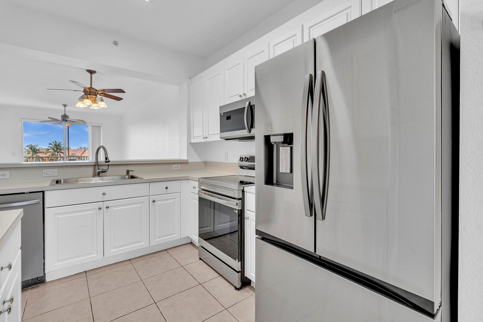 7765 Yardley Drive, Unit 409 Fort Lauderdale, FL 33321 - Photo 5 of 76 Photo 5