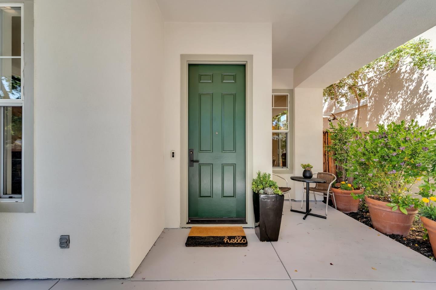 545 Minton Lane Mountain View, CA 94041 - Photo 3 of 31 a living room with furniture