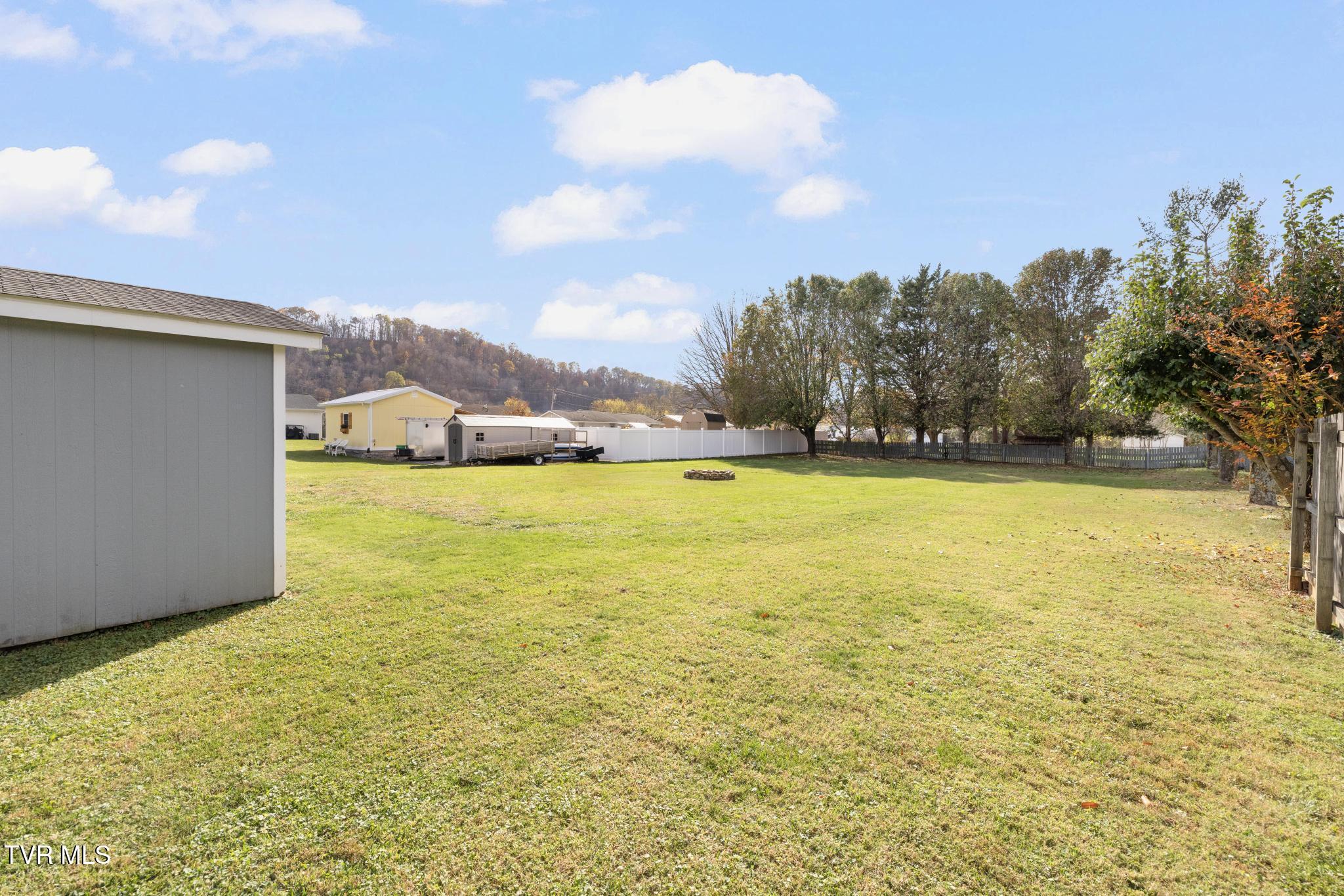 305 Price Road Elizabethton, TN 37643 - Photo 54 of 63 IMG_9744