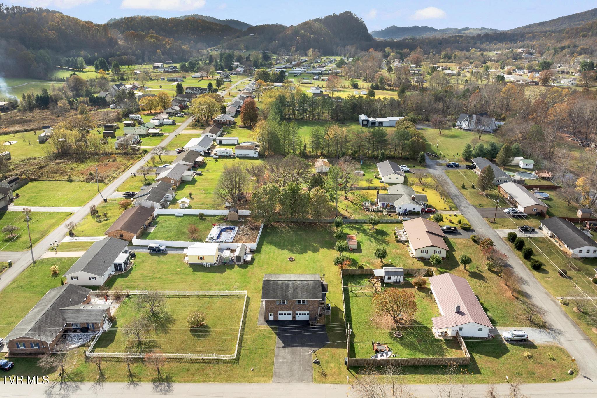305 Price Road Elizabethton, TN 37643 - Photo 7 of 63 DJI_0439