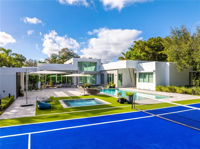 $7,800,000 | 7218 Southwest 102nd Street, Pinecrest, FL 33156