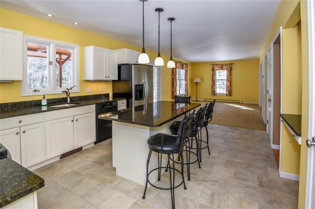 17 Ridgeway Road Scarborough, ME 04074 - Photo 5 of 33 Kitchen
