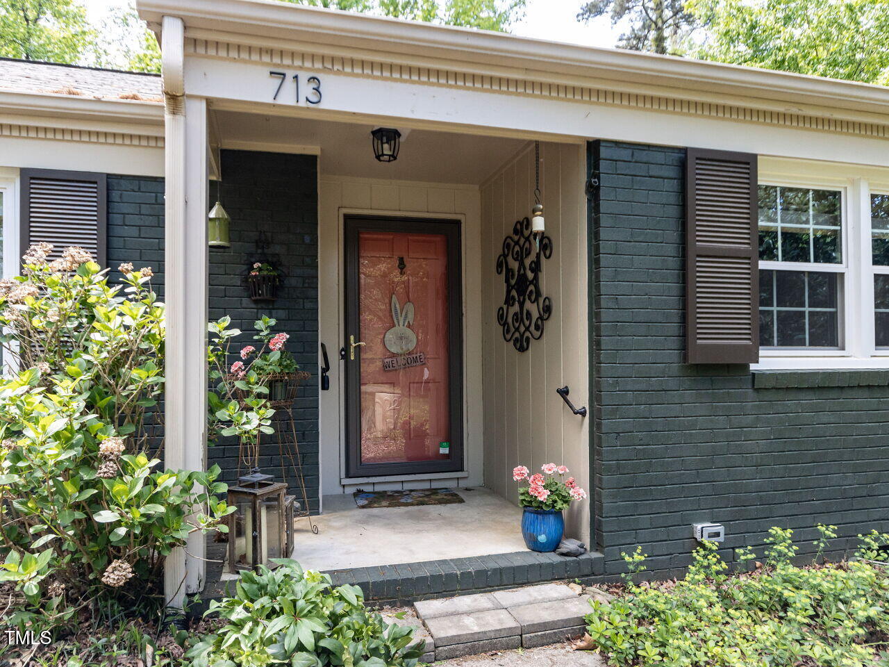 713 Macon Place Raleigh, NC 27609 - Photo 3 of 36 Front steps