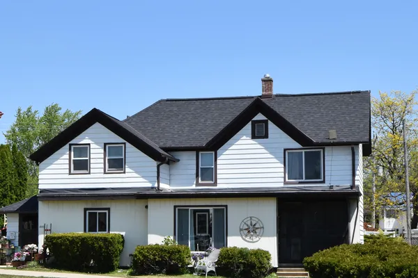$289,900 | 510 West Main Street, Waterford, WI 53185