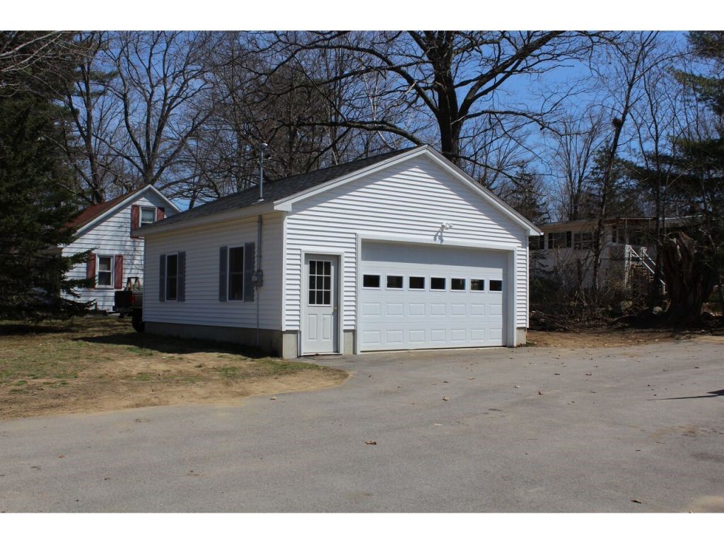 30 Harding Street Rochester, NH 03867 - Photo 3 of 12