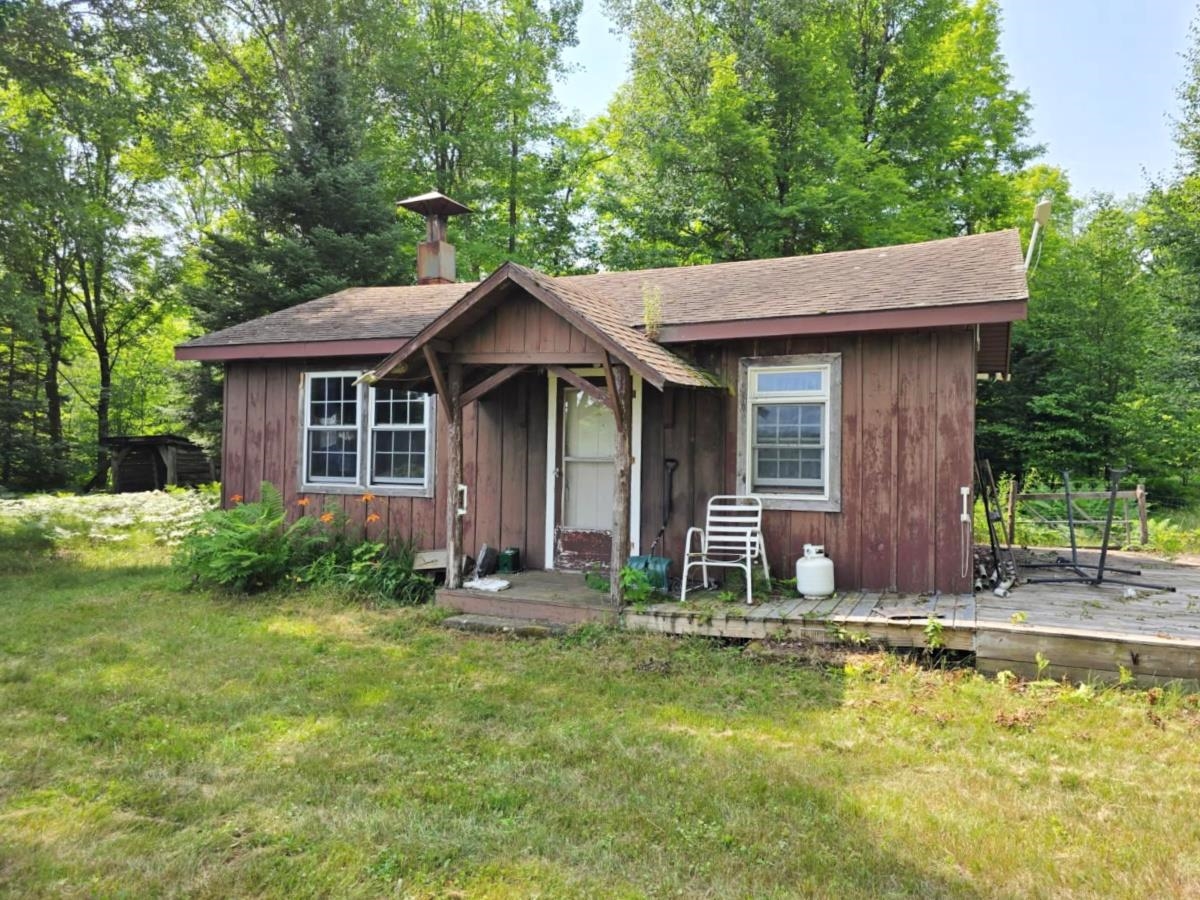 N14219 Newberg Road Channing, MI 49815 - Photo 1 of 11