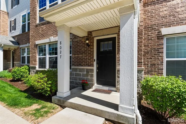 $524,900 | 8027 Sydney Park, Richmond Heights, MO 63117