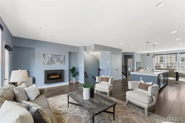 $524,900 | 8027 Sydney Park, Richmond Heights, MO 63117