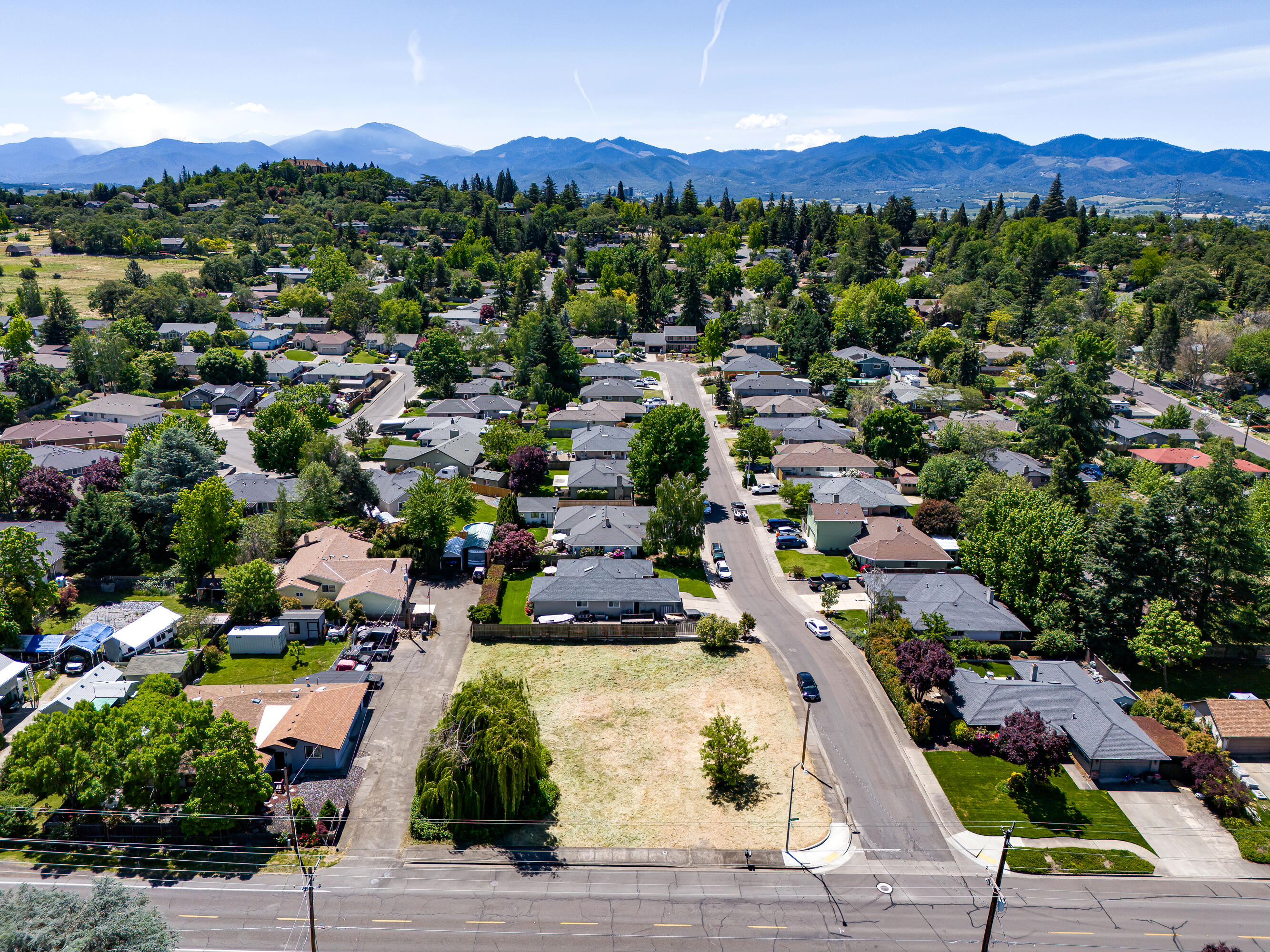 2178 Spring Street Medford, OR 97504 - Photo 9 of 9 Gallery Image 9