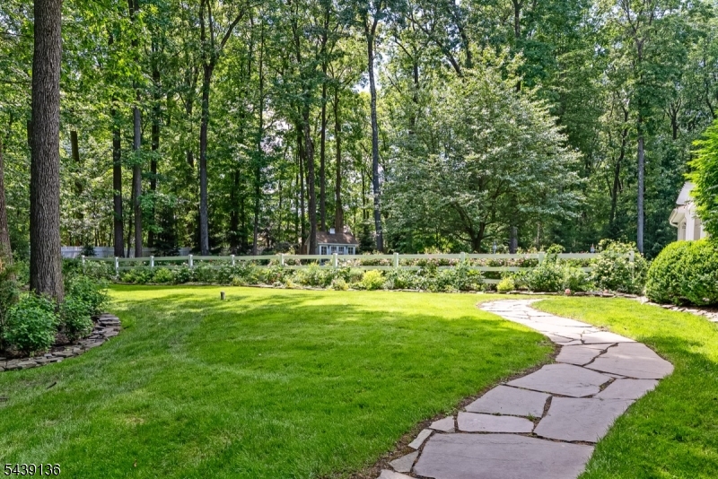 11 Red Oak Row Chester, NJ 07930 - Photo 45 of 50