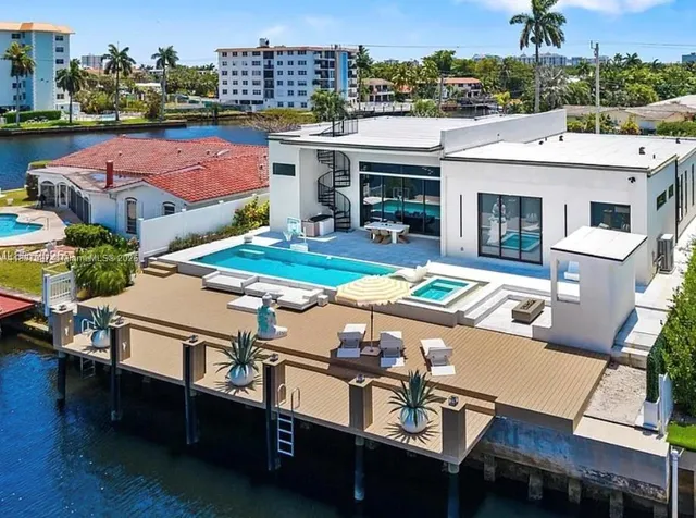 a view of a house with outdoor space
