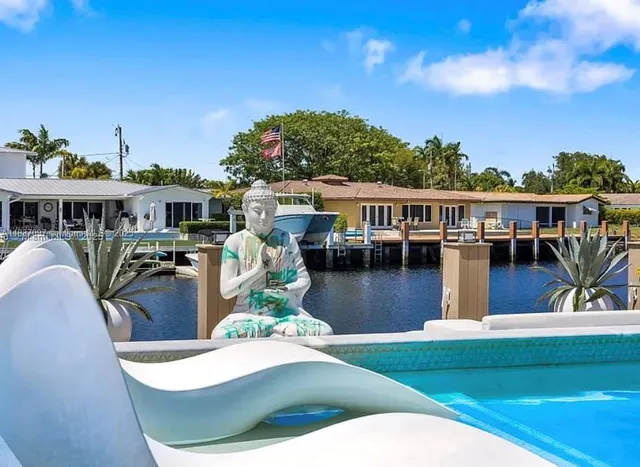 $4,500,000 | 2225 Northeast 19th Street, Fort Lauderdale, FL 33305