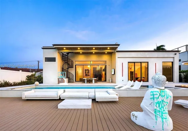 $4,500,000 | 2225 Northeast 19th Street, Fort Lauderdale, FL 33305