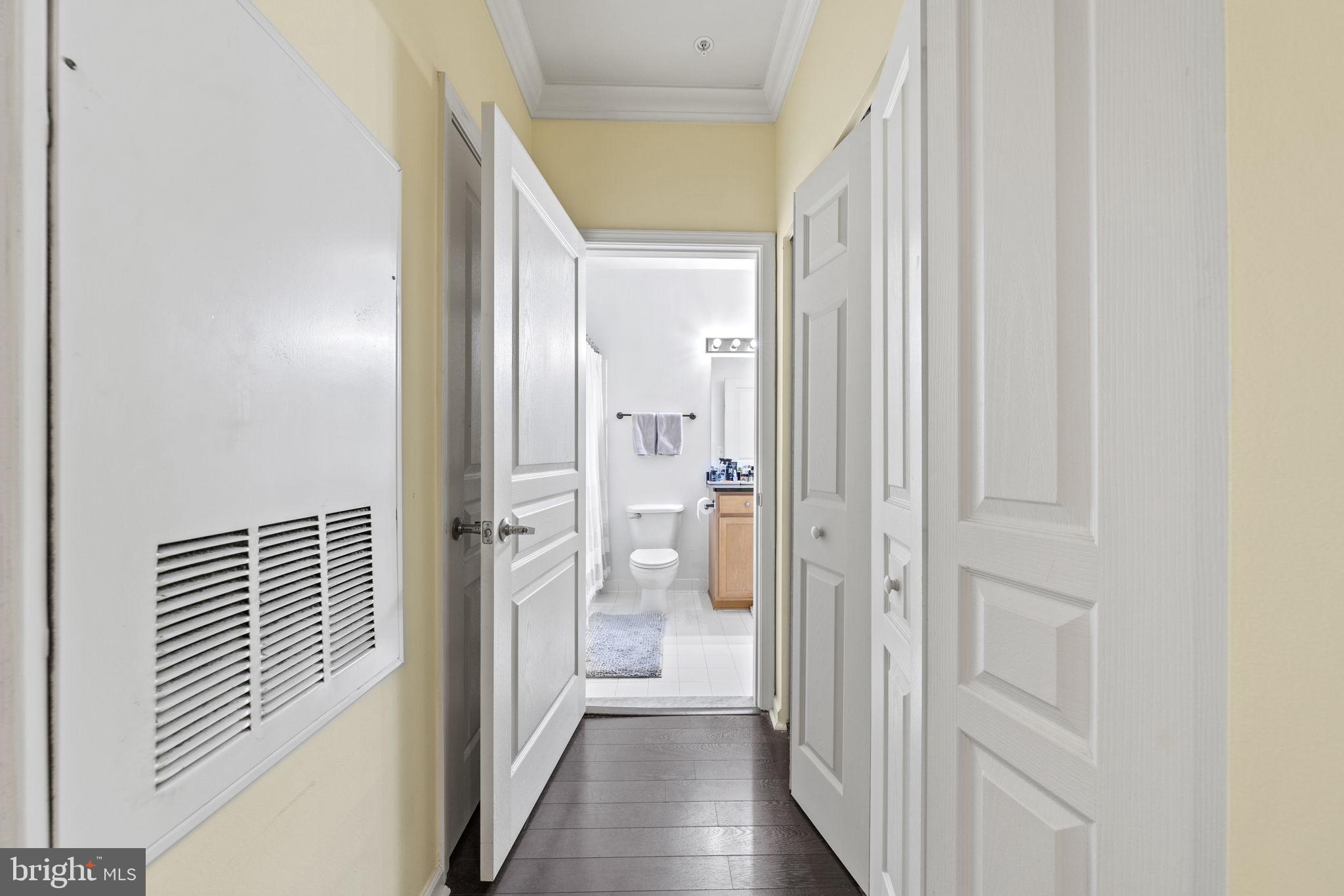 12000 Market Street, Unit 269 Reston, VA 20190 - Photo 17 of 35 Bathroom