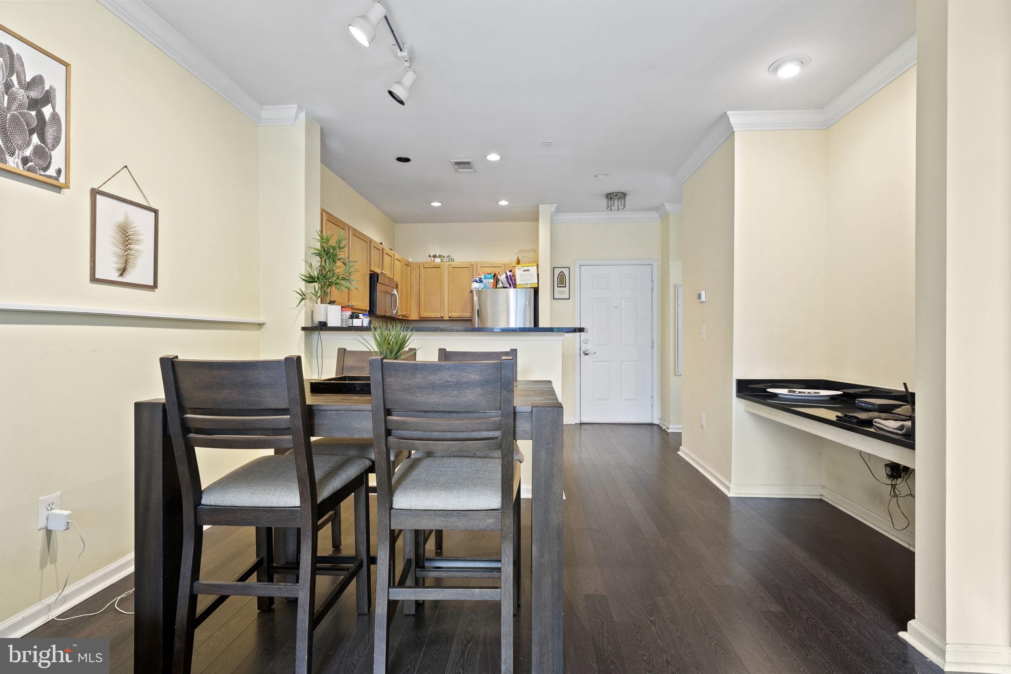 12000 Market Street, Unit 269 Reston, VA 20190 - Photo 9 of 35 Dining Area