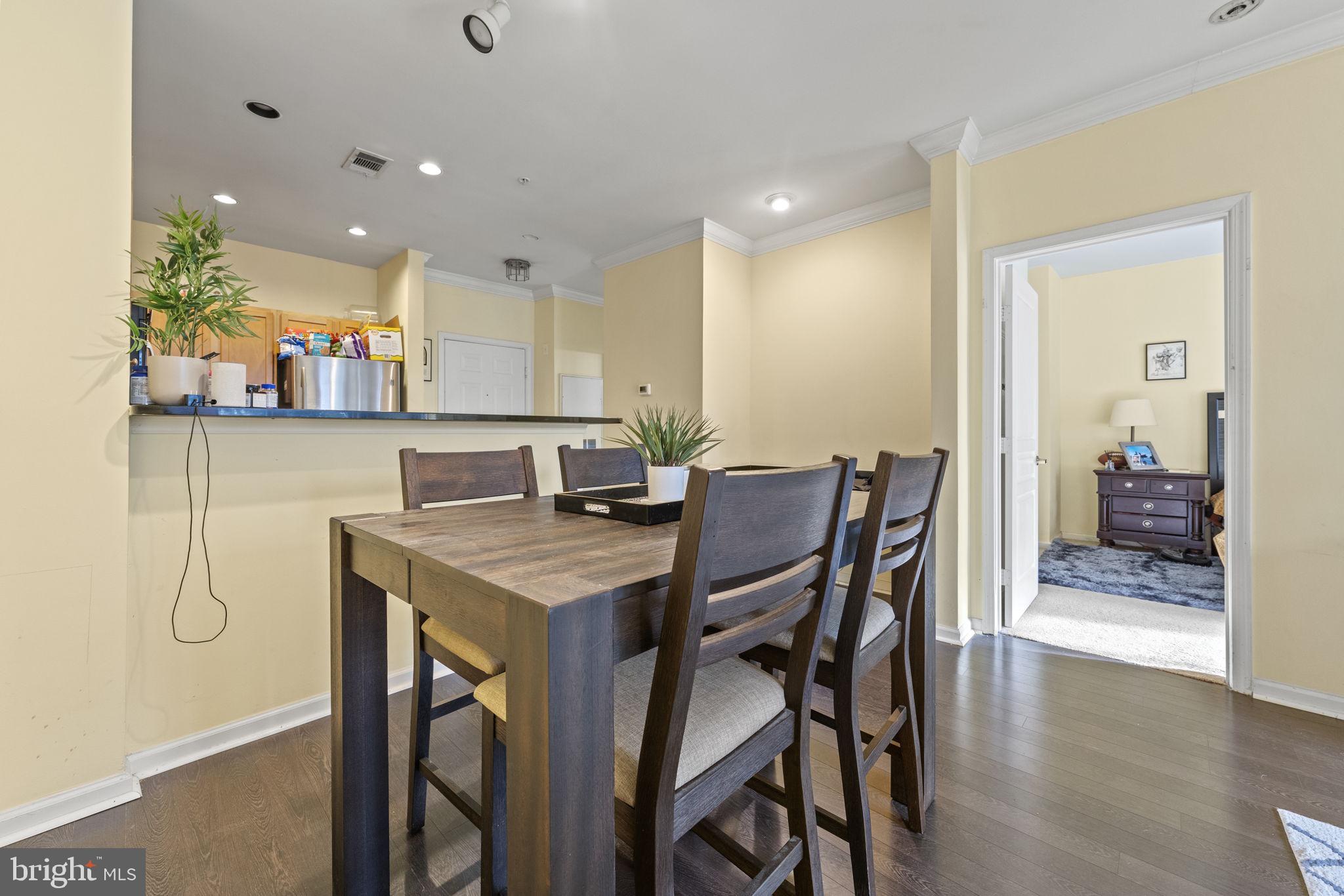 12000 Market Street, Unit 269 Reston, VA 20190 - Photo 10 of 35 Dining Area