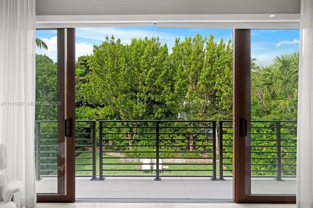 $5,500,000 | 1621 South Bayshore Drive, Miami, FL 33133