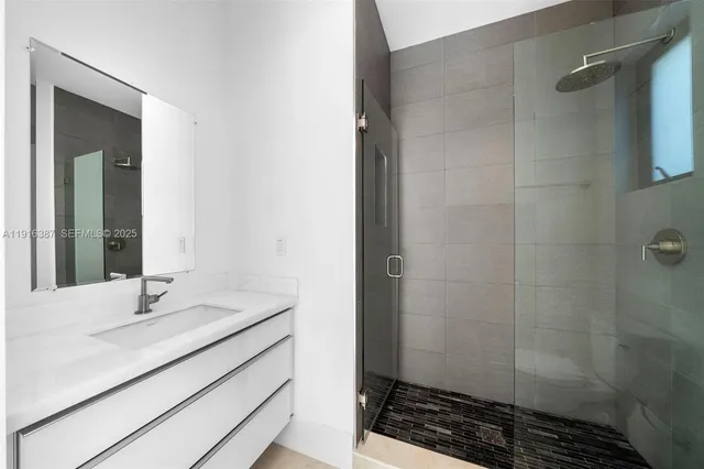 $5,500,000 | 1621 South Bayshore Drive, Miami, FL 33133