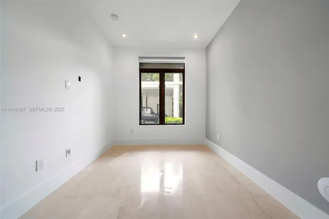 $5,500,000 | 1621 South Bayshore Drive, Miami, FL 33133