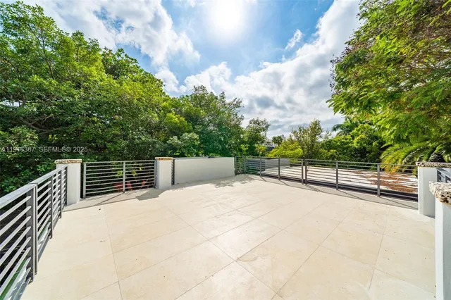 $5,500,000 | 1621 South Bayshore Drive, Miami, FL 33133