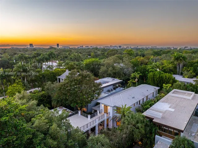 $5,500,000 | 1621 South Bayshore Drive, Miami, FL 33133