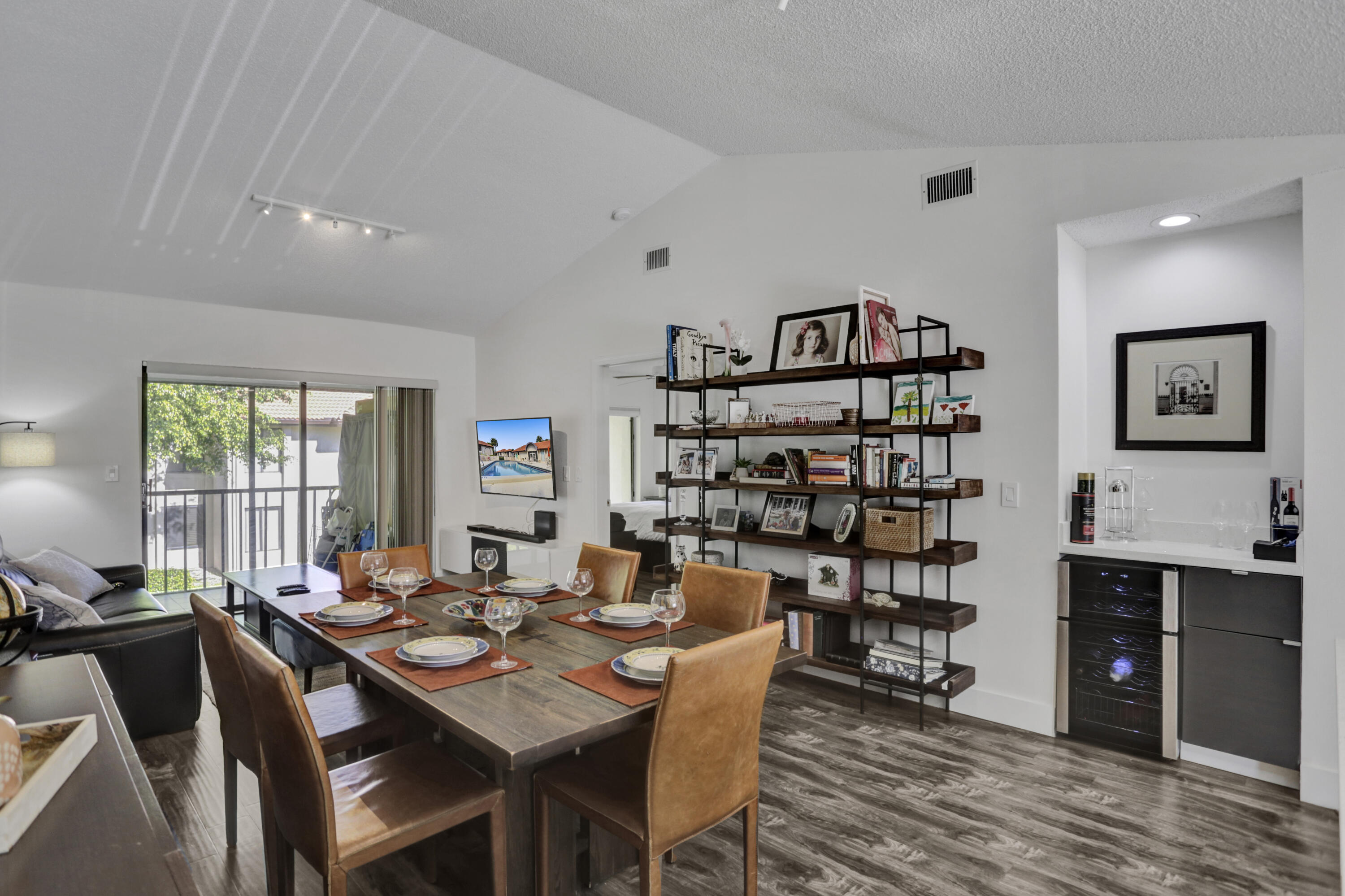 300 East Club Circle, Unit 204 Boca Raton, FL 33487 - Photo 14 of 39 Dining Area