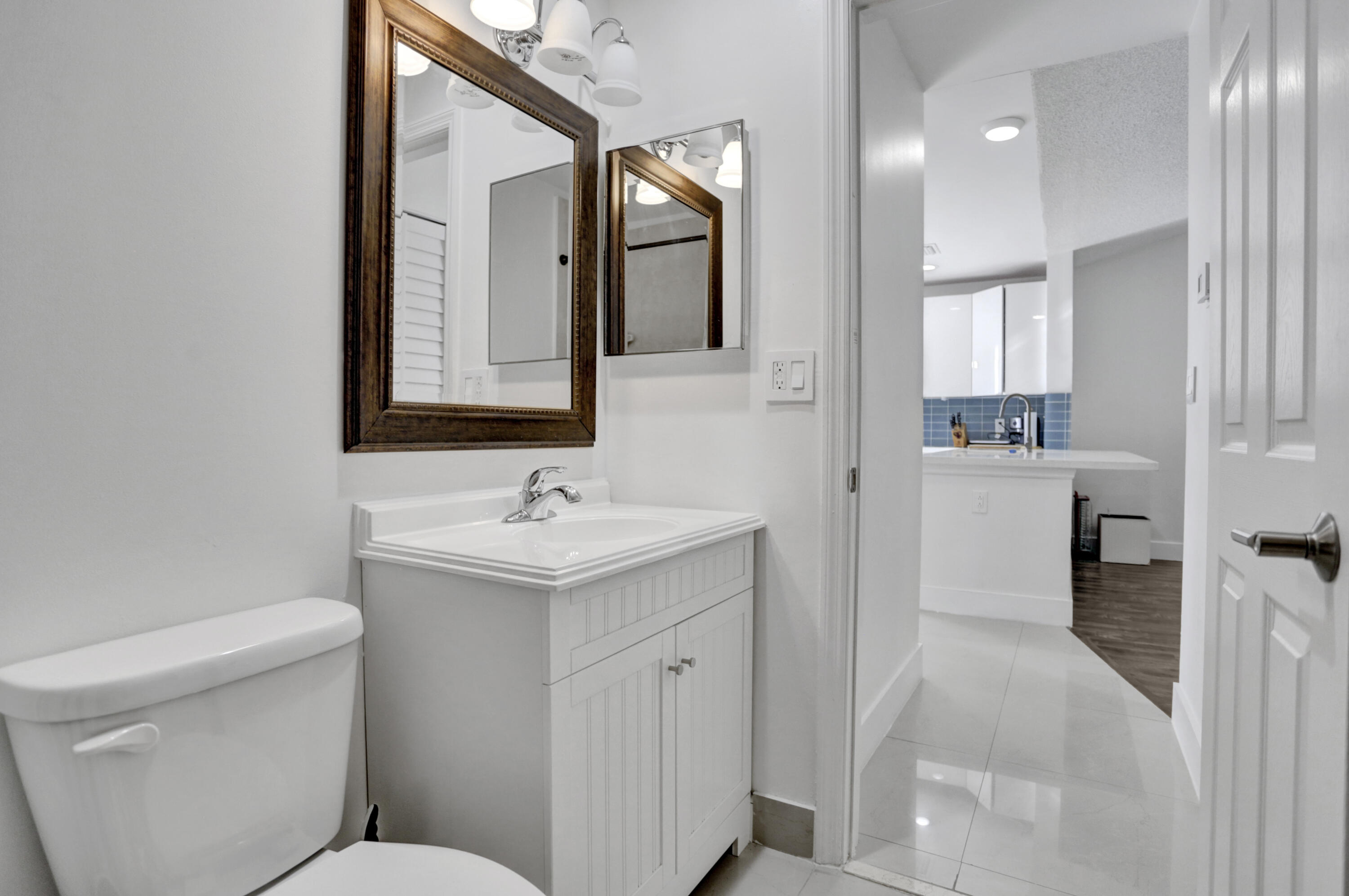 300 East Club Circle, Unit 204 Boca Raton, FL 33487 - Photo 31 of 39 2nd Batroom
