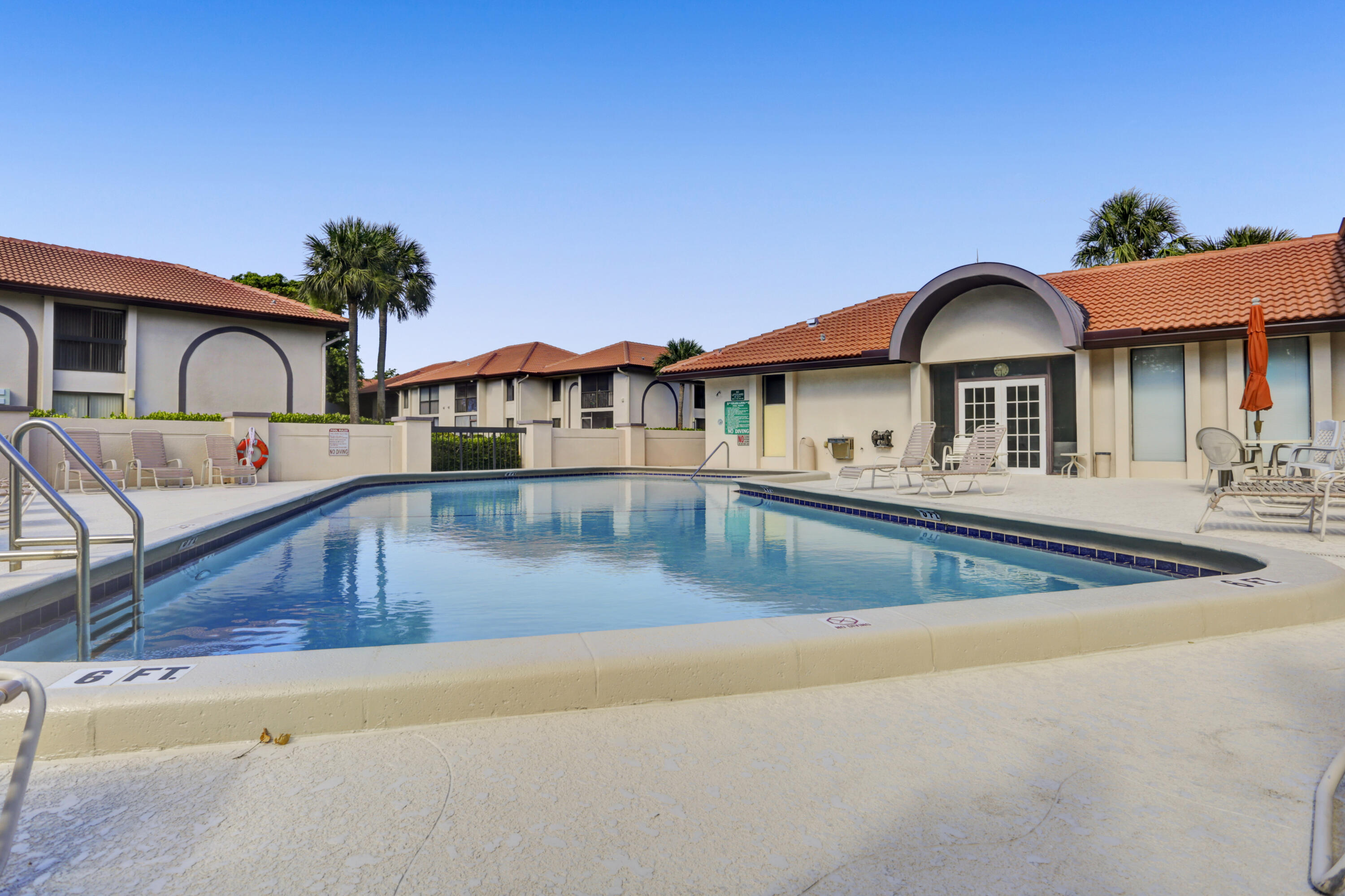 300 East Club Circle, Unit 204 Boca Raton, FL 33487 - Photo 39 of 39 Community Pool