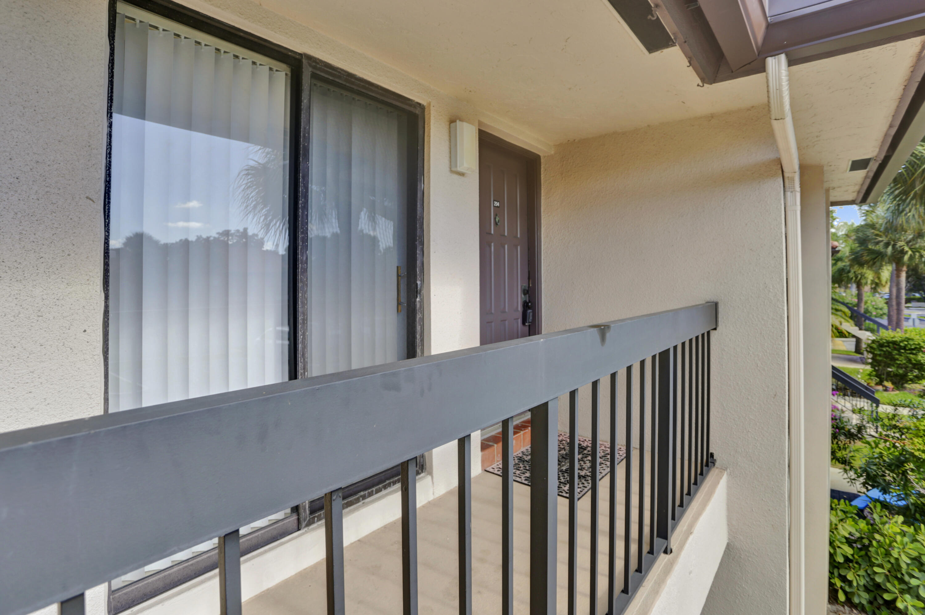 300 East Club Circle, Unit 204 Boca Raton, FL 33487 - Photo 4 of 39 Catwalk