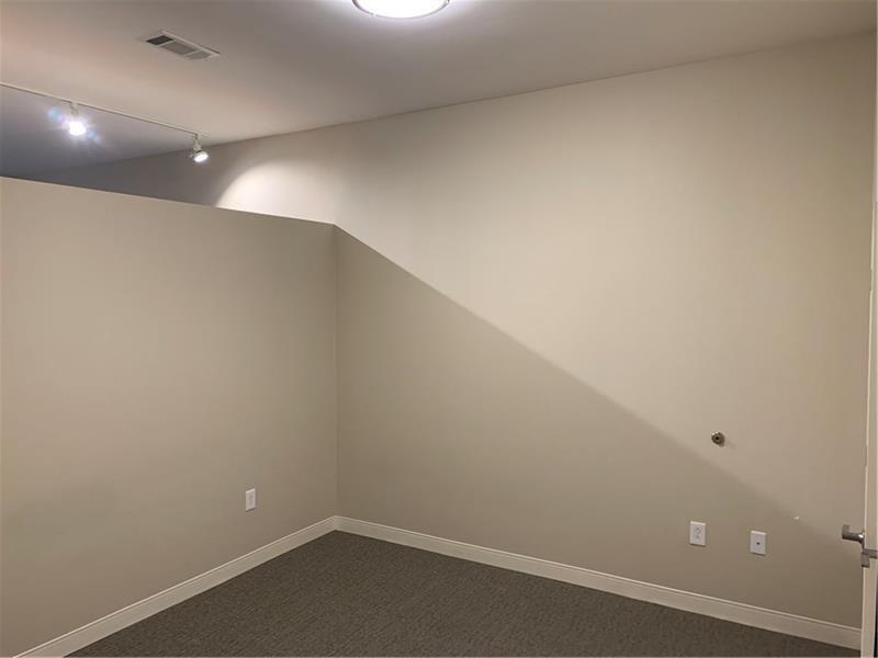 1655 Fifth Avenue, Unit 717 Pittsburgh, PA 15219 - Photo 13 of 16 a view of an empty room