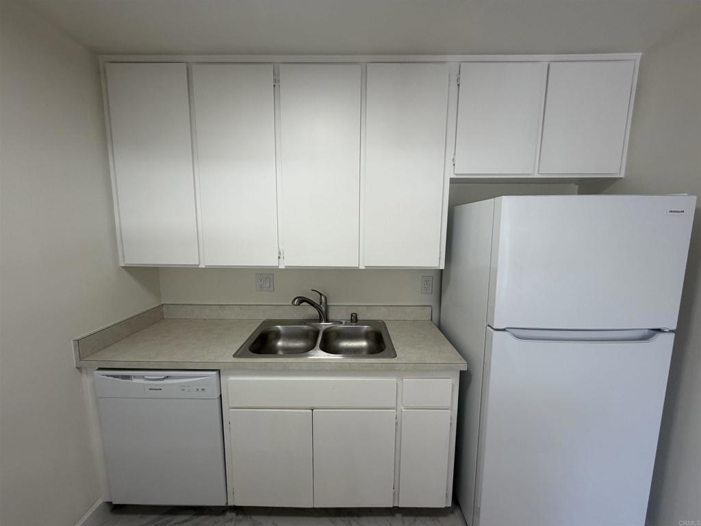 403 Requeza Street, Unit G10 Encinitas, CA 92024 - Photo 6 of 19