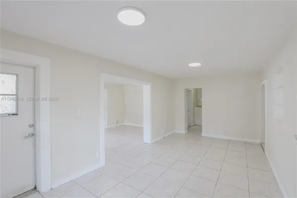 $2,000 | 2250 Northeast 136th Street, North Miami Beach, FL 33181