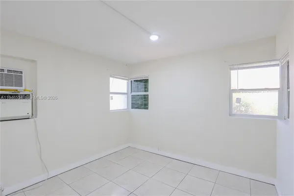 $2,000 | 2250 Northeast 136th Street, North Miami Beach, FL 33181