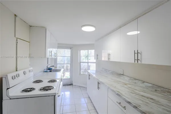$2,000 | 2250 Northeast 136th Street, North Miami Beach, FL 33181