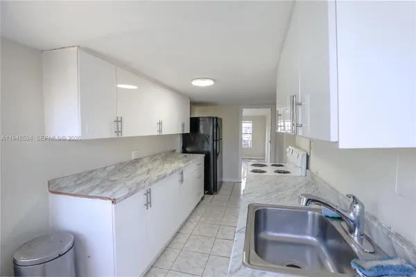 $2,000 | 2250 Northeast 136th Street, North Miami Beach, FL 33181