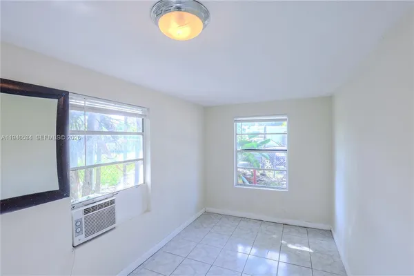 $2,000 | 2250 Northeast 136th Street, North Miami Beach, FL 33181