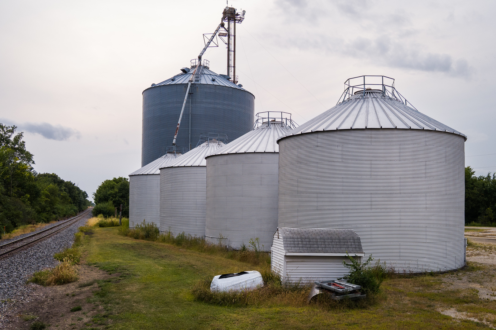 8400 Birkbeck Road Clinton, IL 61727 - Photo 14 of 22 a bird view of a house with a yard