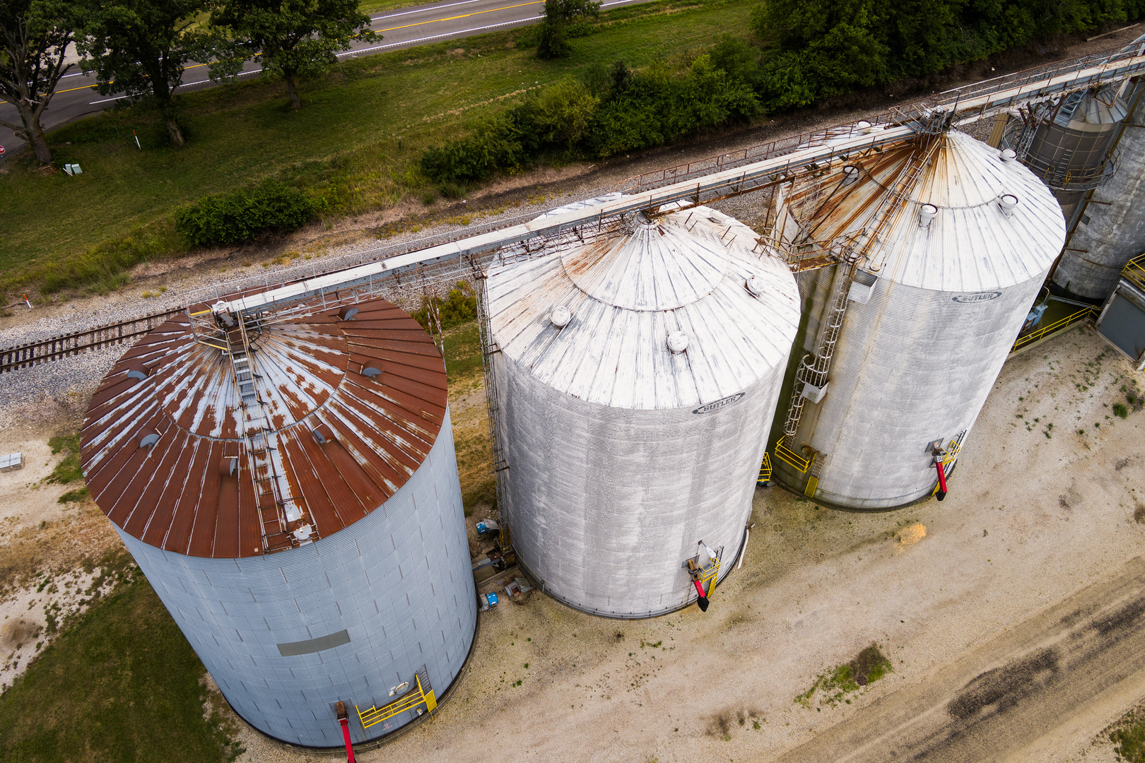 8400 Birkbeck Road Clinton, IL 61727 - Photo 22 of 22 a view of outdoor space and yard
