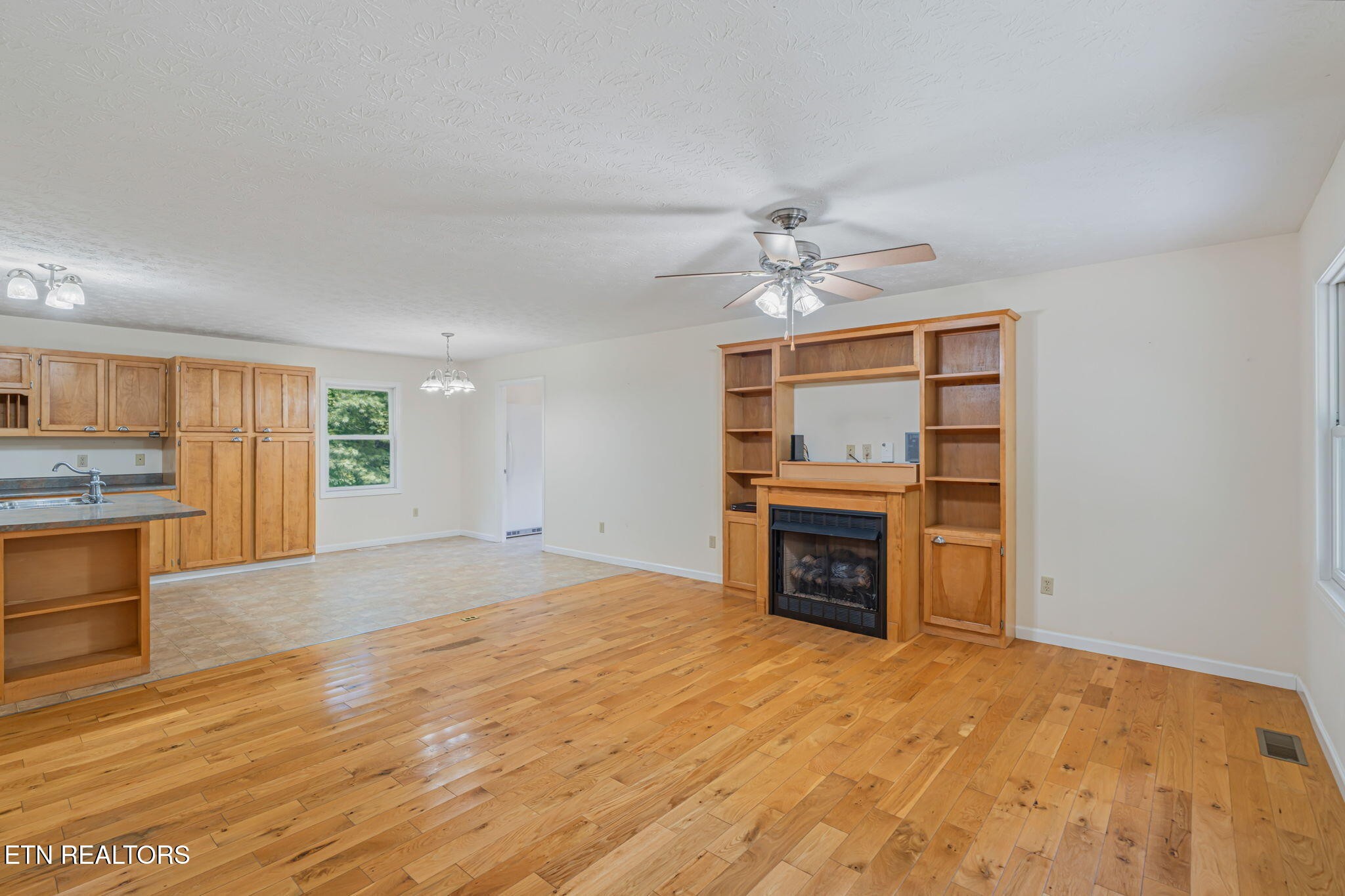 131 Pear Tree Way Del Rio, TN 37727 - Photo 10 of 34 Gallery Image 10