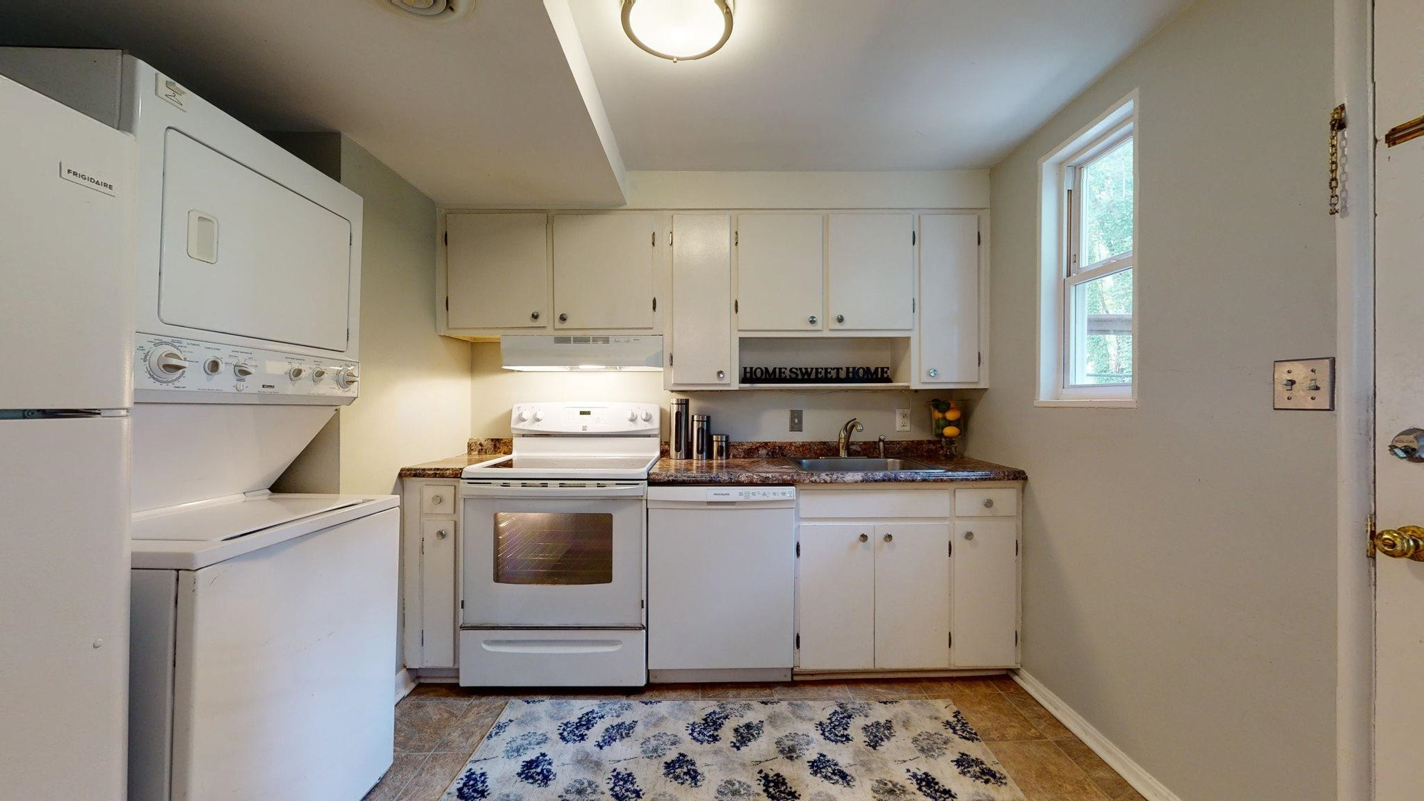 845 Bryan Street Raleigh, NC 27605 - Photo 15 of 31 Kitchen- all appliances convey to the new owner.