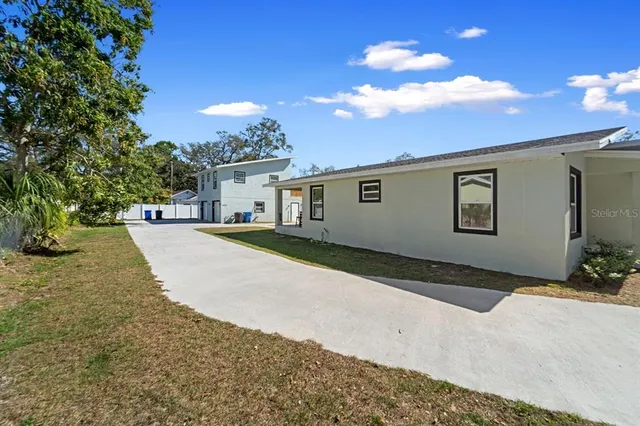 $2,500 | 1650 14th Street South, St. Petersburg, FL 33705